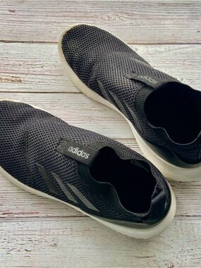 adidas Women’s Cloudfoam Black Slip-On Mesh Sneakers with White Soles 7.5